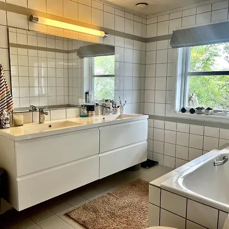 Villa Beautiful Seafront Home, 5 Min To Ons Tananger