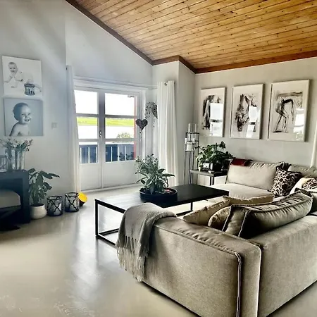 Beautiful Seafront Home, 5 Min To Ons *