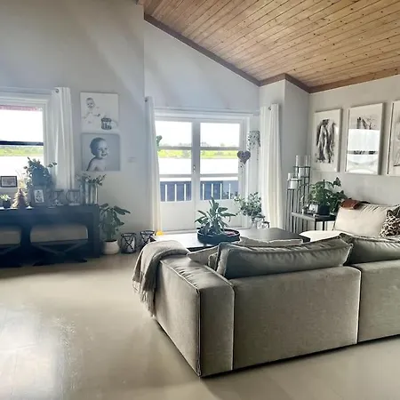 Beautiful Seafront Home, 5 Min To Ons * Tananger